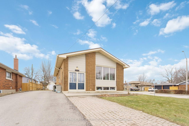 Main - 517 Mohawk Road W