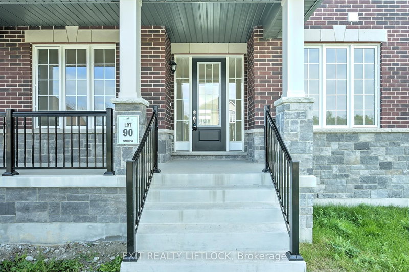 61 Golden Meadows Dr, Otonabee-South Monaghan, K9J 0K8 | Image 2