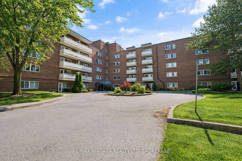 308 - 198 Scott St, St. Catharines, L2N 5T3 | Image 2