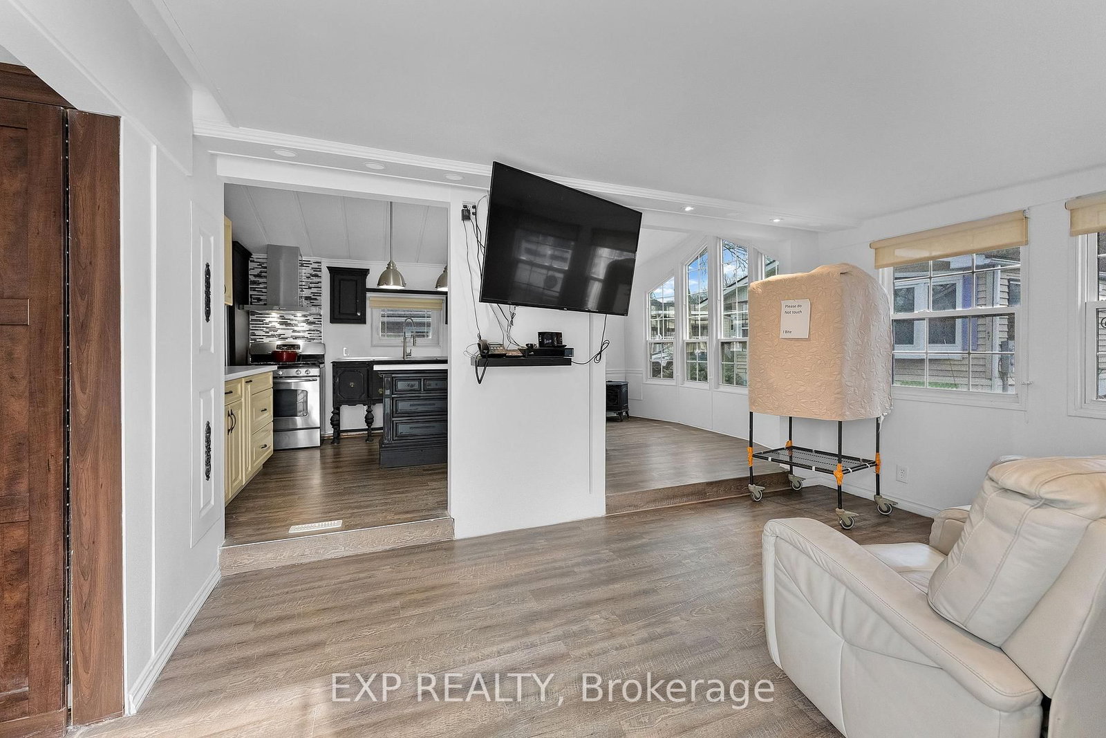 Listing Image 7