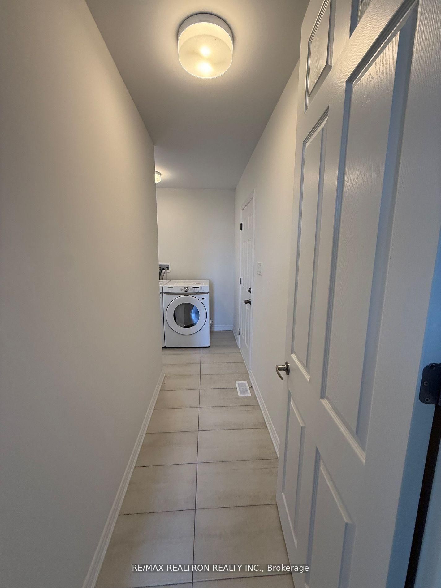 465 Hornbeck Street E - Photo 11