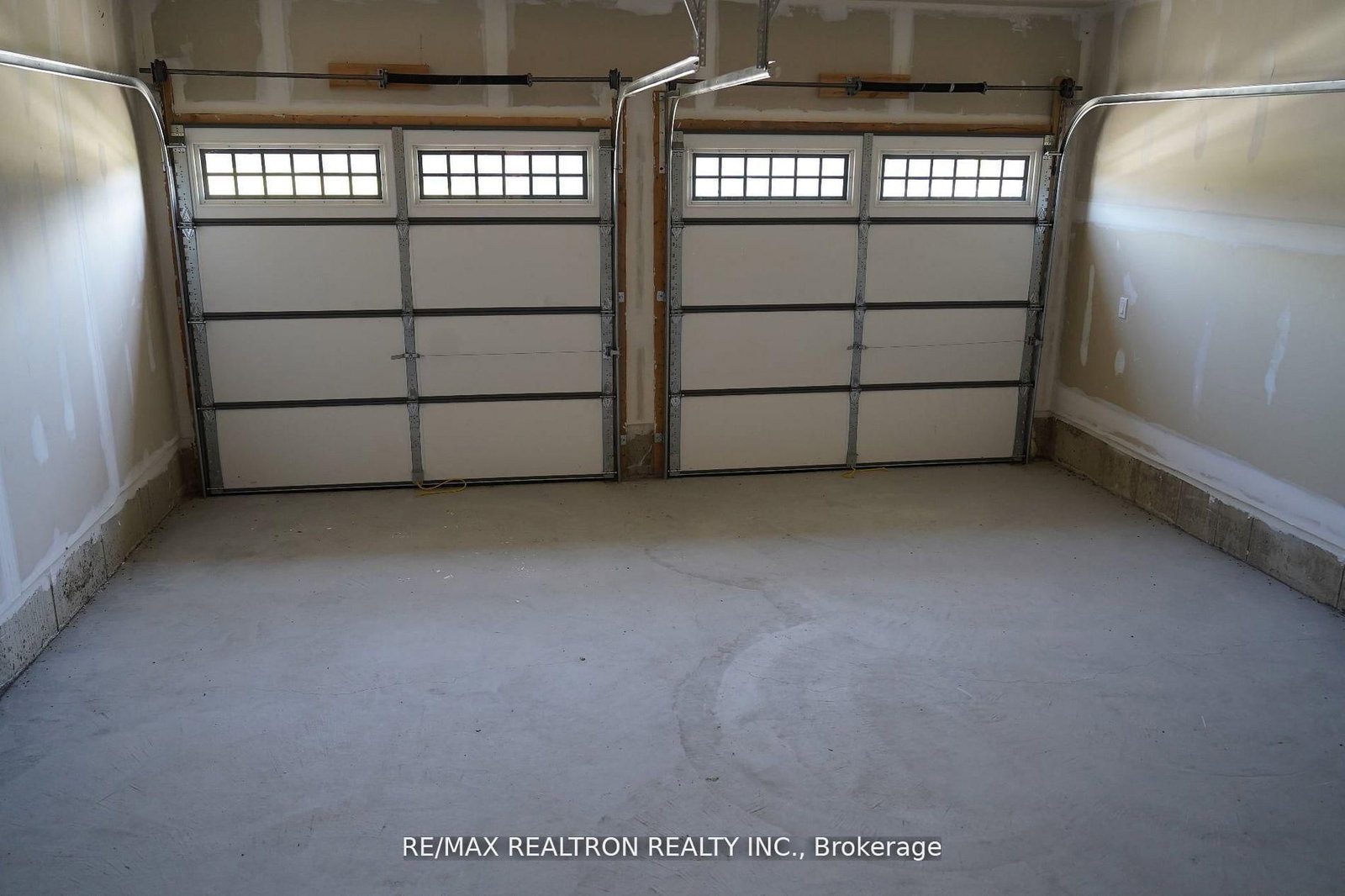 465 Hornbeck Street E - Photo 12