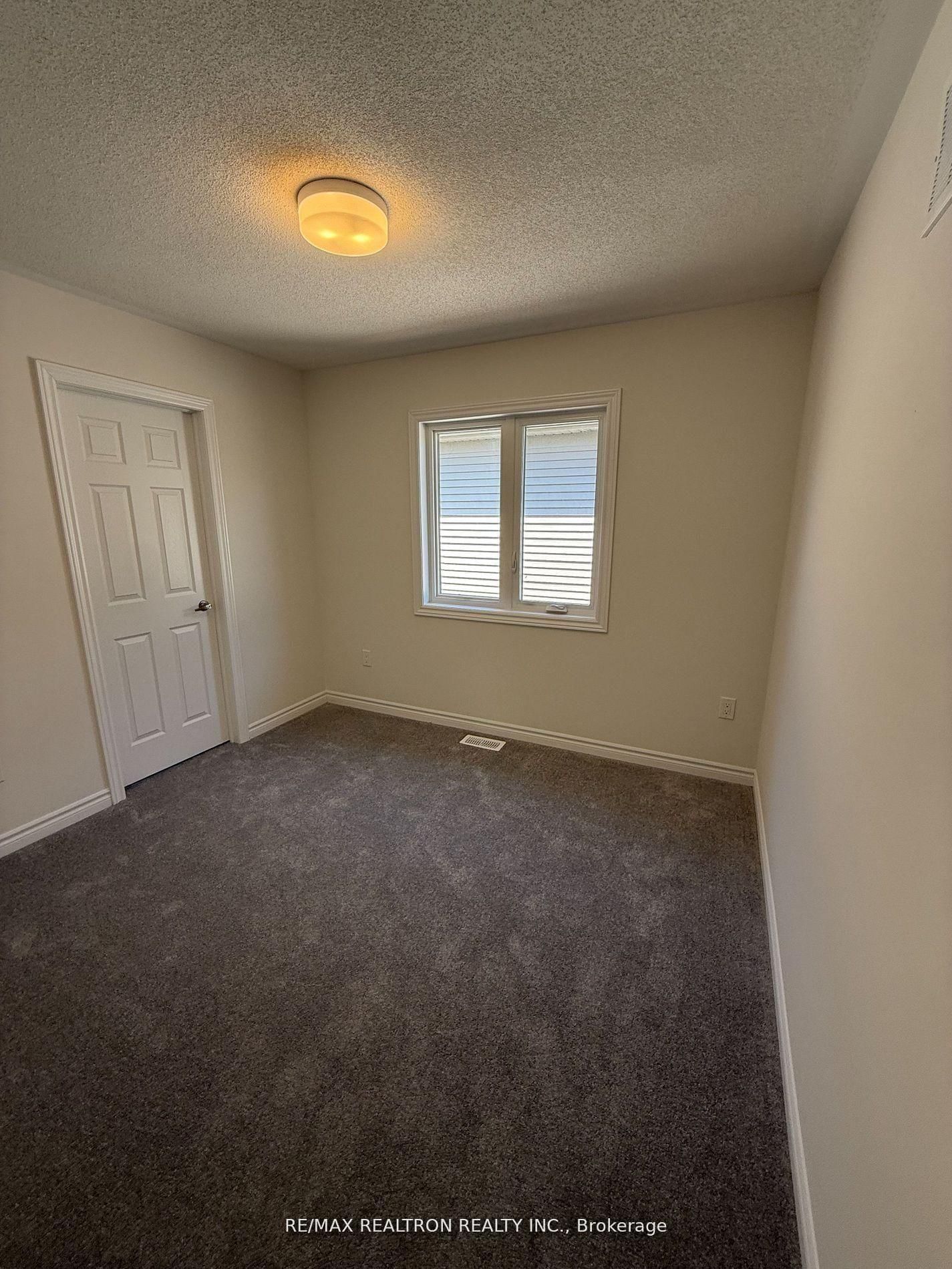 465 Hornbeck Street E - Photo 9