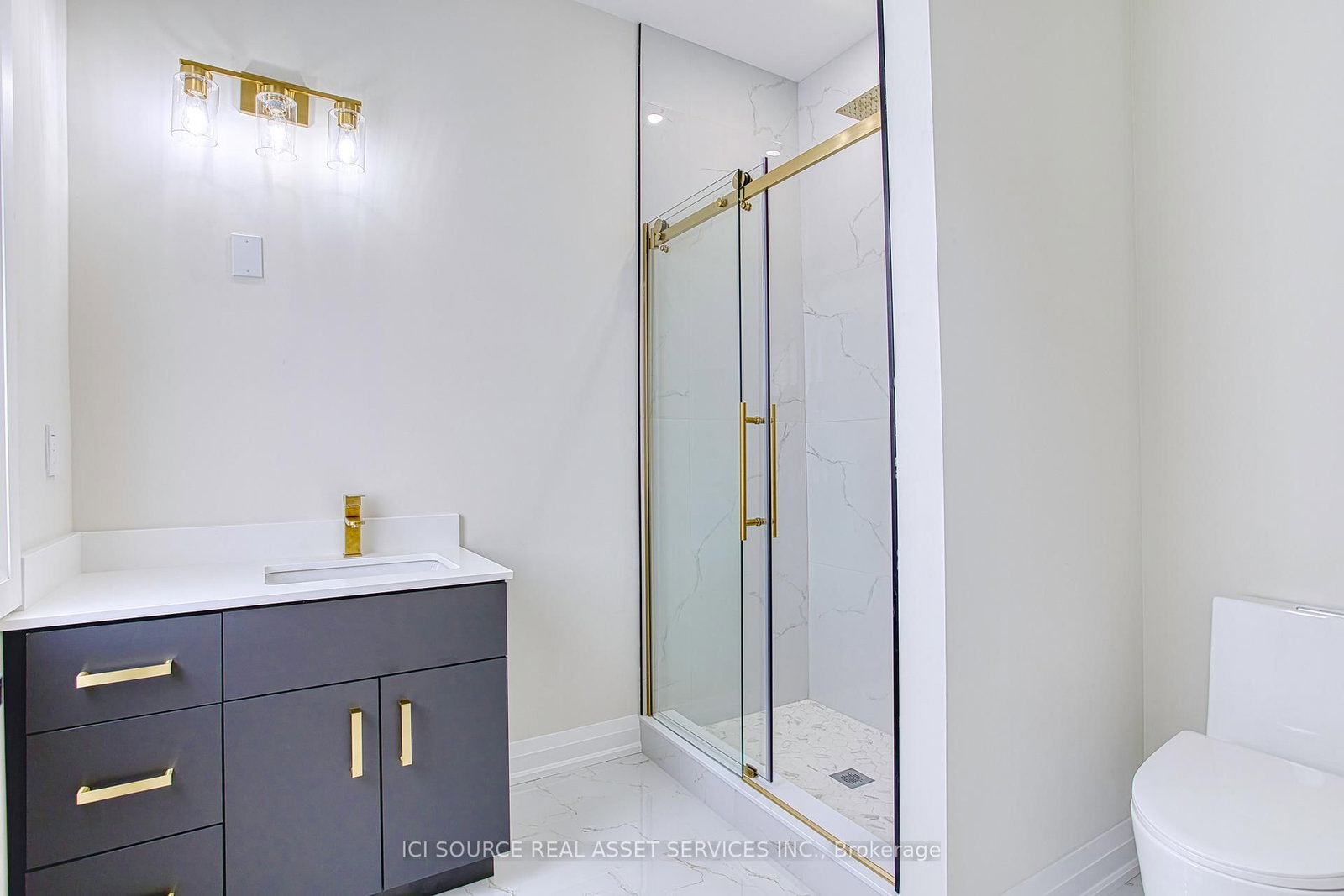 67 Creanona Boulevard, Unit Upper Floors - Photo 26