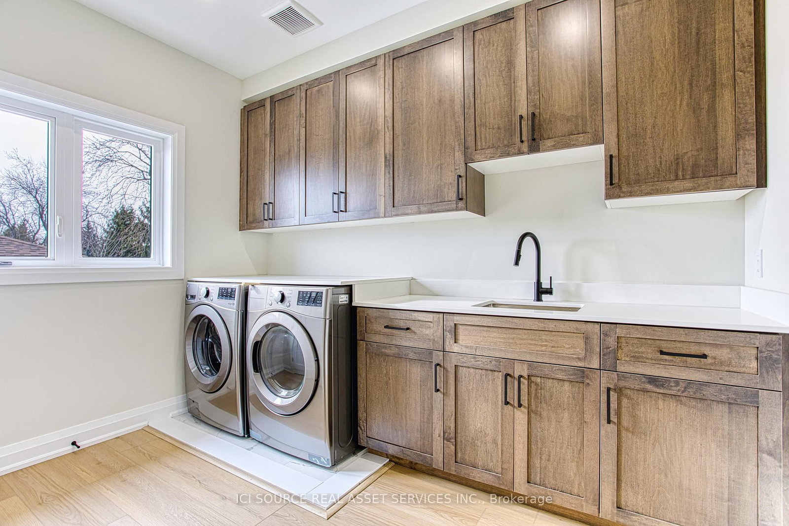 67 Creanona Boulevard, Unit Upper Floors - Photo 27