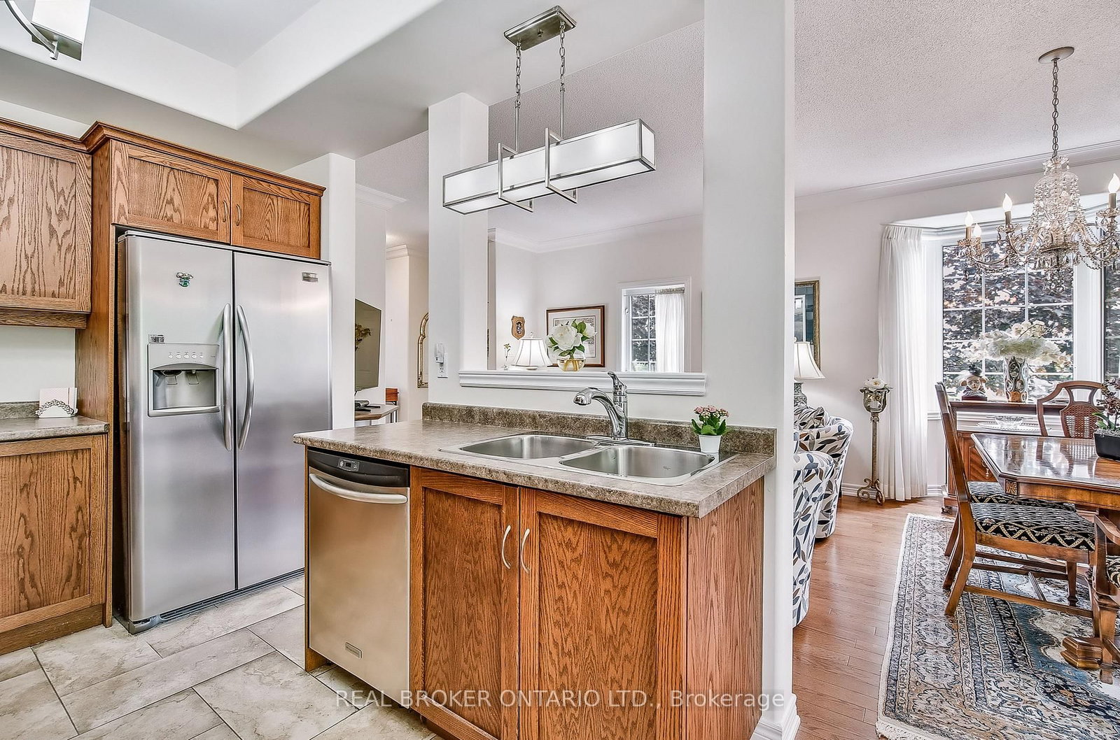 Townhouse for sale at 5 Liddycoat Lane, Hamilton, Ontario, L9G 0A7 - Ancaster - MLS: X12892428