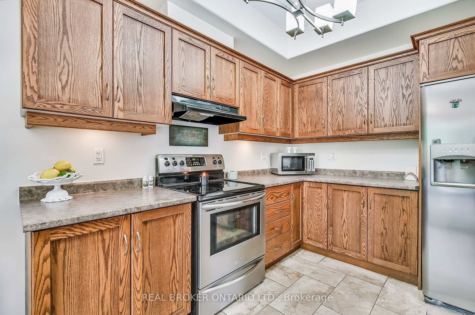 Townhouse for sale at 5 Liddycoat Lane, Hamilton, Ontario, L9G 0A7 - Ancaster - MLS: X12892428