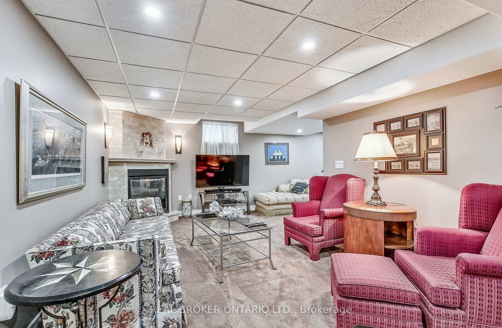 Townhouse for sale at 5 Liddycoat Lane, Hamilton, Ontario, L9G 0A7 - Ancaster - MLS: X12892428