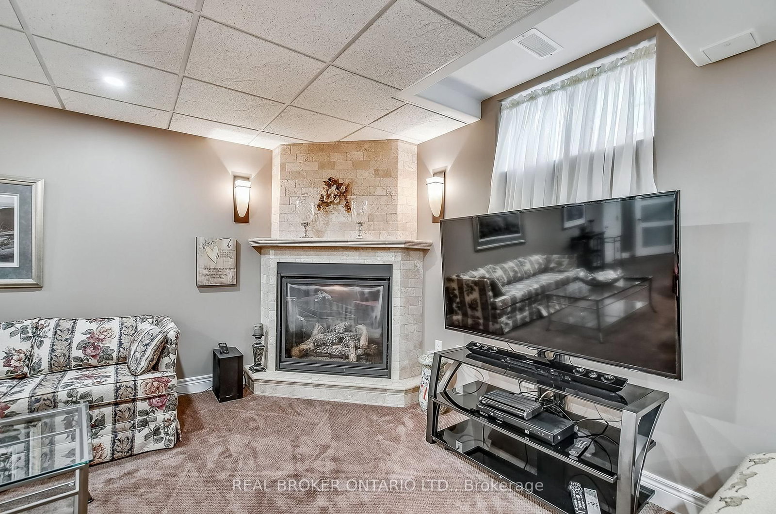 Townhouse for sale at 5 Liddycoat Lane, Hamilton, Ontario, L9G 0A7 - Ancaster - MLS: X12892428