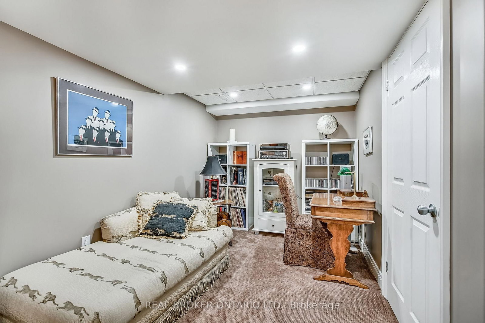 Townhouse for sale at 5 Liddycoat Lane, Hamilton, Ontario, L9G 0A7 - Ancaster - MLS: X12892428