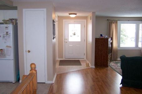 13 Coles St, Barrie, L4N5W8 | Image 2