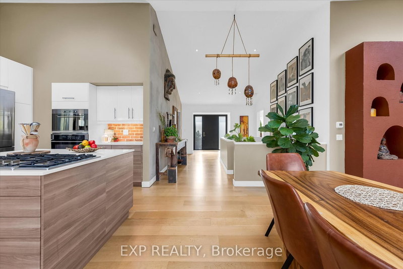 39 Hilts Dr, Hamilton, L8G 3H5 | Image 2