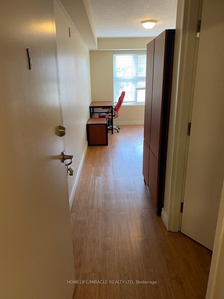 392 Albert Street, Unit 203 - Photo 5