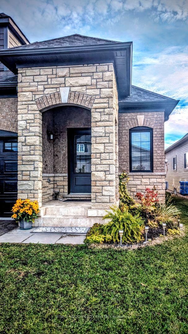 420 Williams Cres, Fort Erie, L2A 0E9 | Image 2