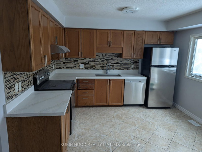 F31 - 175 David Bergey Dr, Kitchener, N2E 4H6 | Image 3