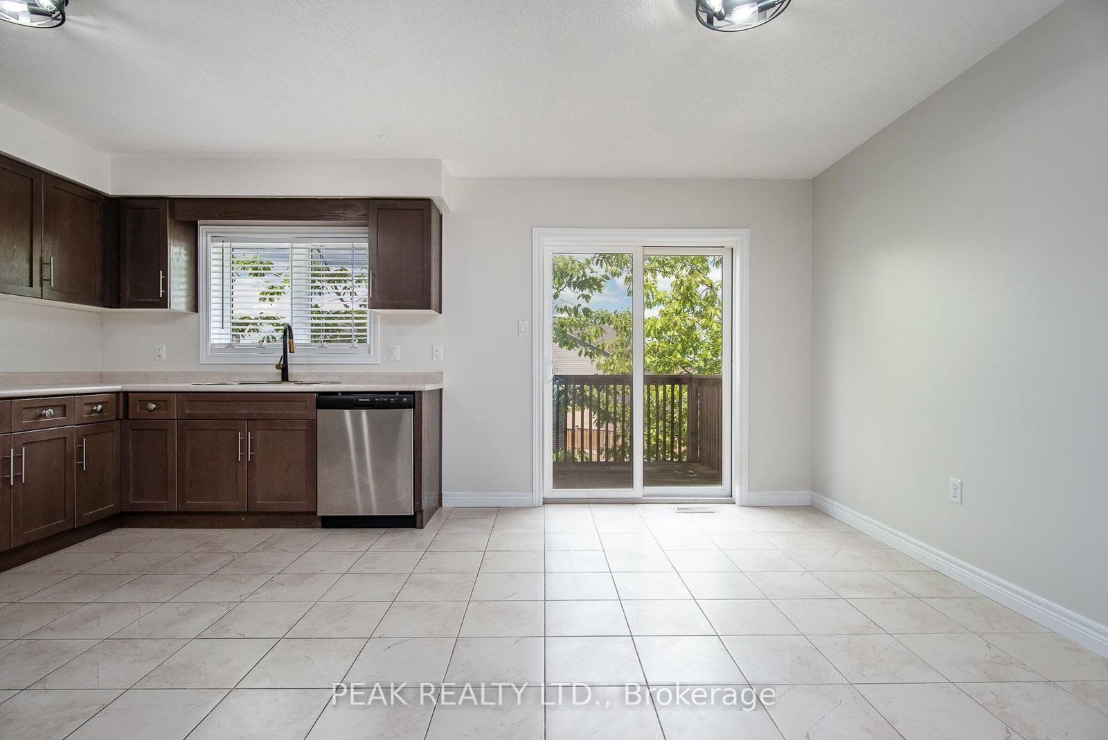 70 Willowrun Drive, Unit J-3 - Photo 8