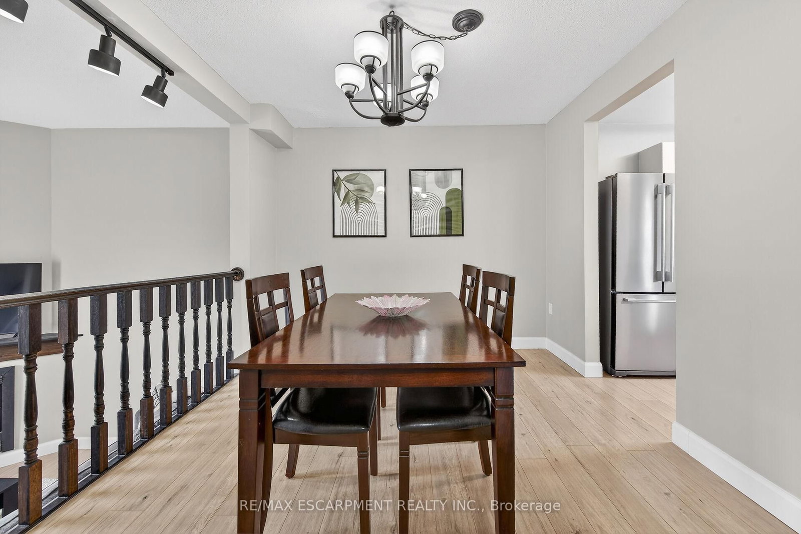 Townhouse for sale at 23 Rosedale Court, Hamilton, Ontario, L8B 4G1 - Stoney Creek - MLS: X12892916