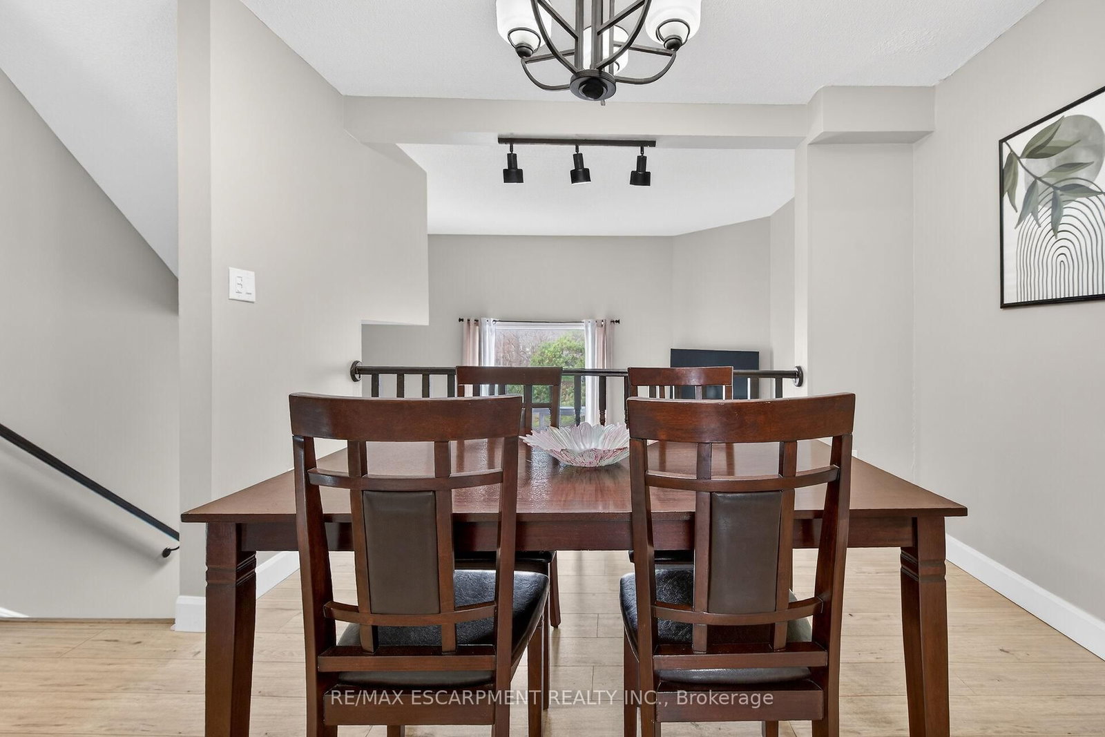 Townhouse for sale at 23 Rosedale Court, Hamilton, Ontario, L8B 4G1 - Stoney Creek - MLS: X12892916