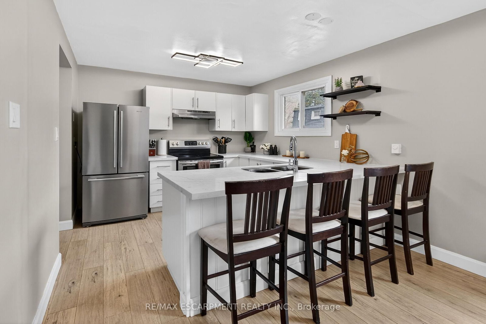 Townhouse for sale at 23 Rosedale Court, Hamilton, Ontario, L8B 4G1 - Stoney Creek - MLS: X12892916