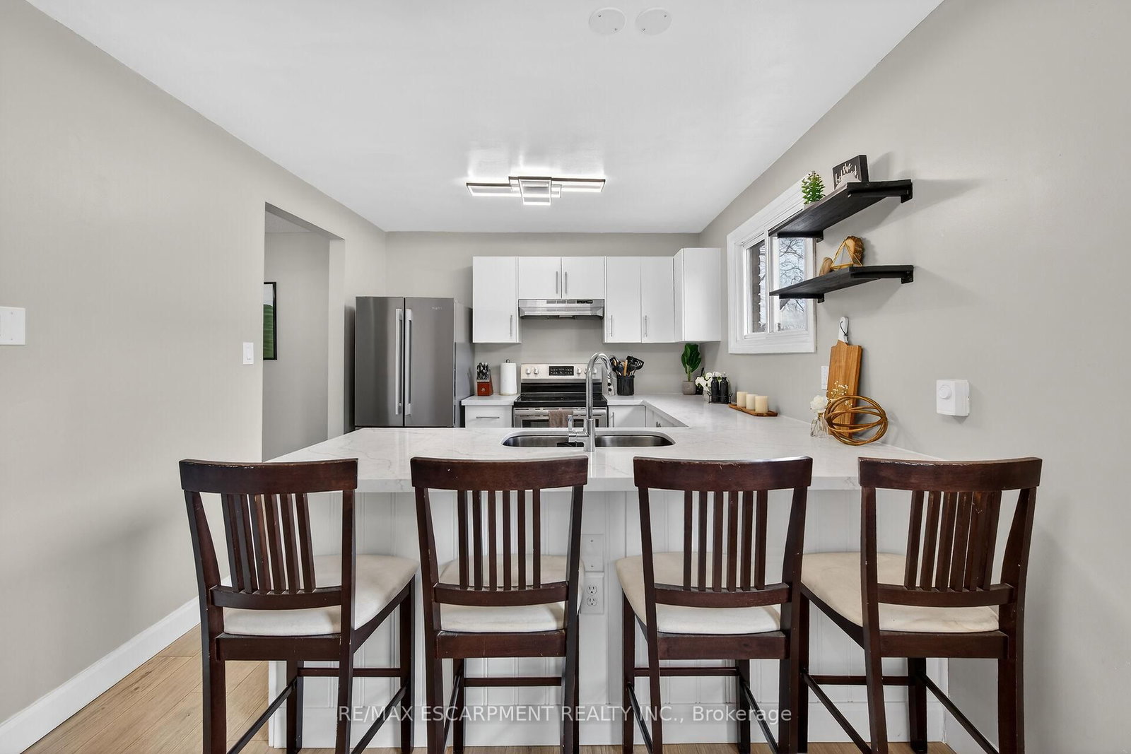 Townhouse for sale at 23 Rosedale Court, Hamilton, Ontario, L8B 4G1 - Stoney Creek - MLS: X12892916