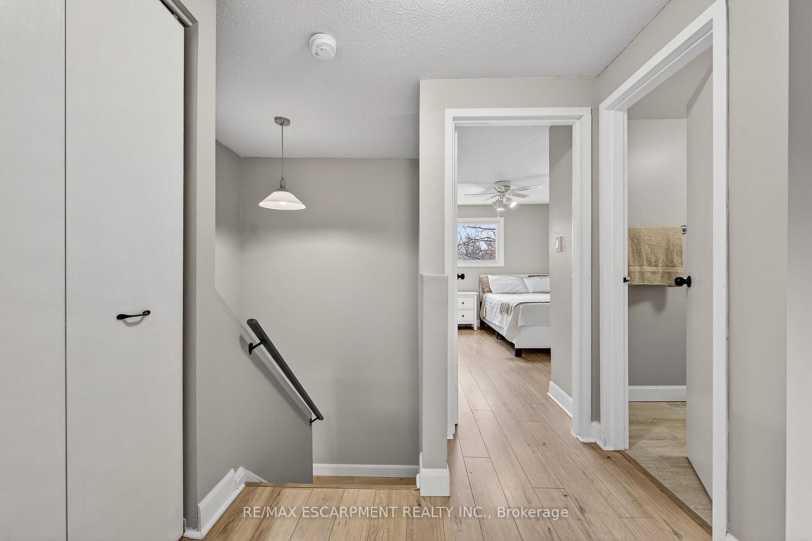 Townhouse for sale at 23 Rosedale Court, Hamilton, Ontario, L8B 4G1 - Stoney Creek - MLS: X12892916