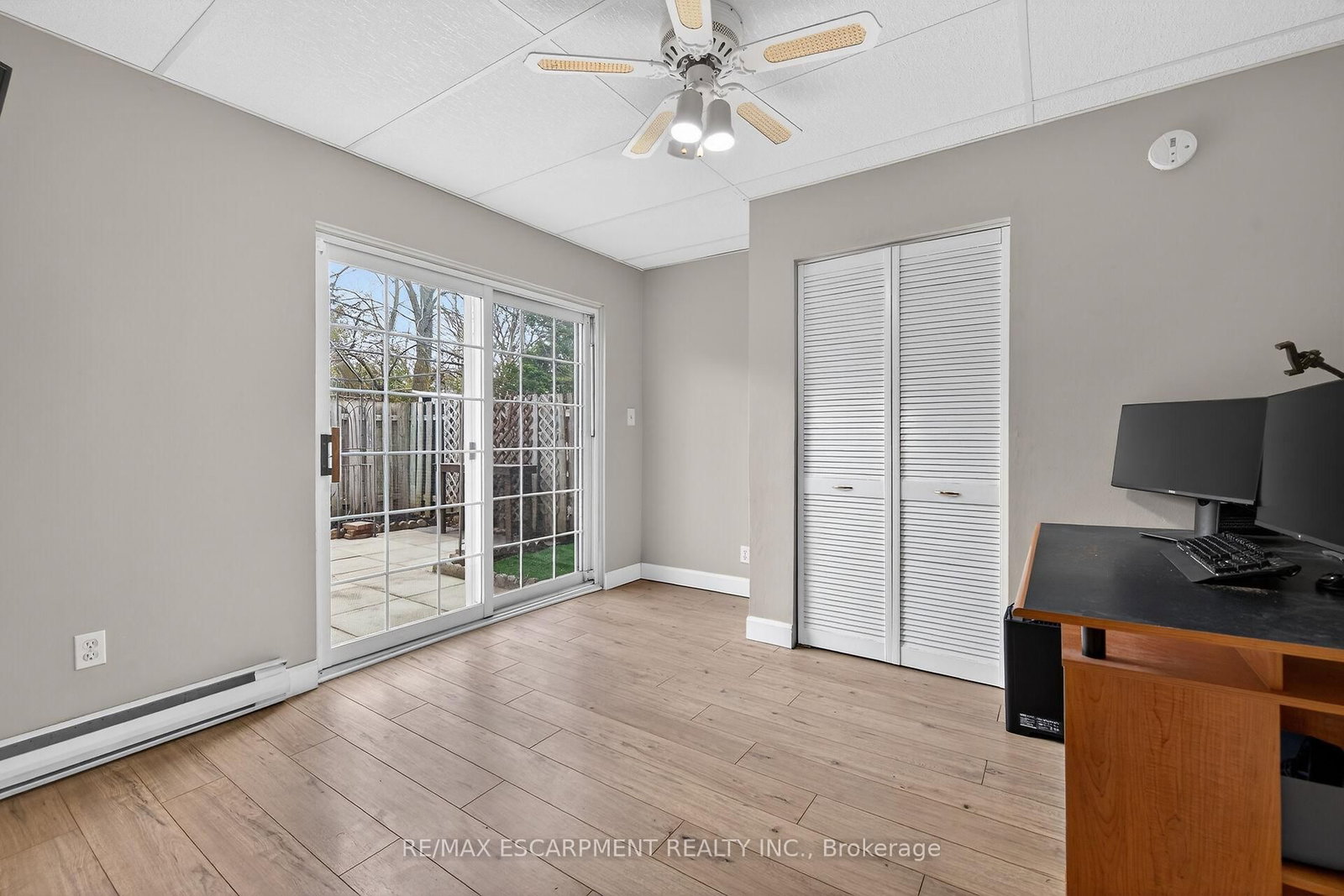 Townhouse for sale at 23 Rosedale Court, Hamilton, Ontario, L8B 4G1 - Stoney Creek - MLS: X12892916