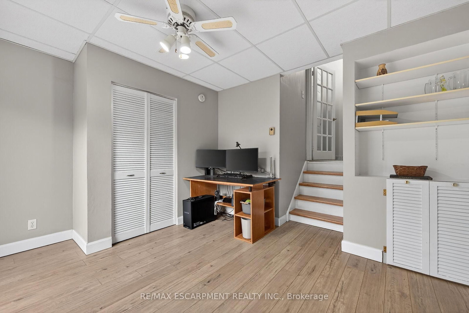 Townhouse for sale at 23 Rosedale Court, Hamilton, Ontario, L8B 4G1 - Stoney Creek - MLS: X12892916