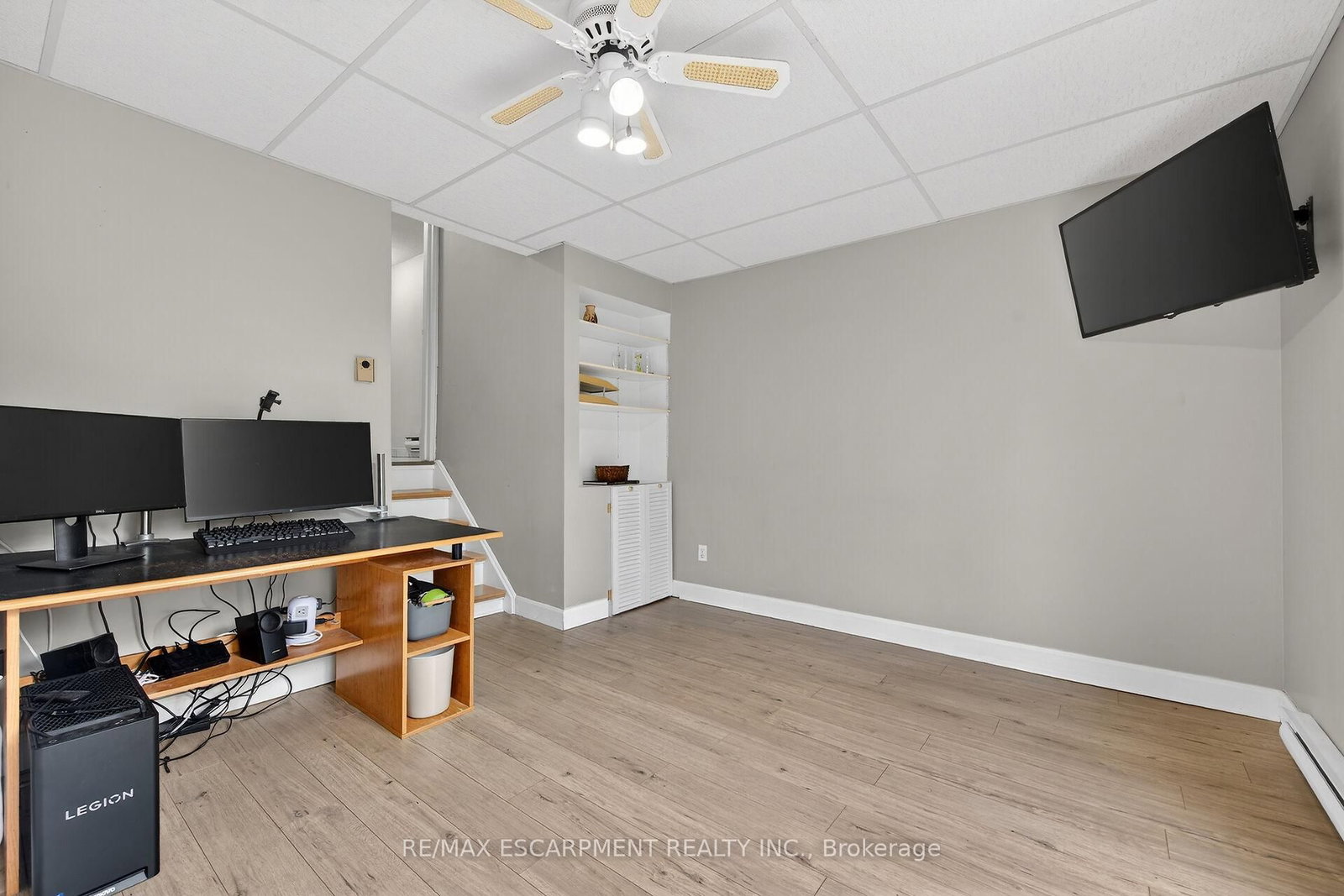 Townhouse for sale at 23 Rosedale Court, Hamilton, Ontario, L8B 4G1 - Stoney Creek - MLS: X12892916