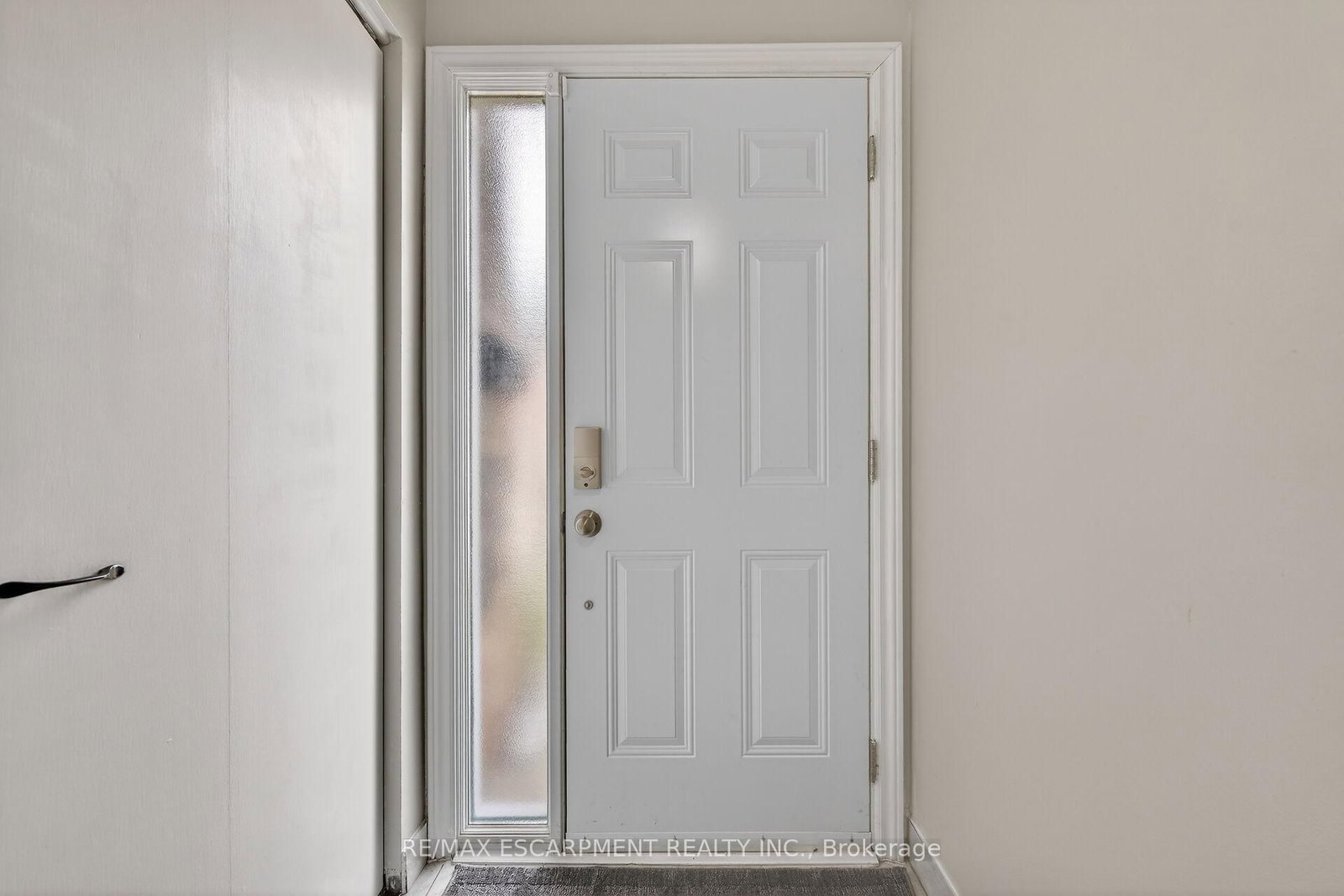 Townhouse for sale at 23 Rosedale Court, Hamilton, Ontario, L8B 4G1 - Stoney Creek - MLS: X12892916