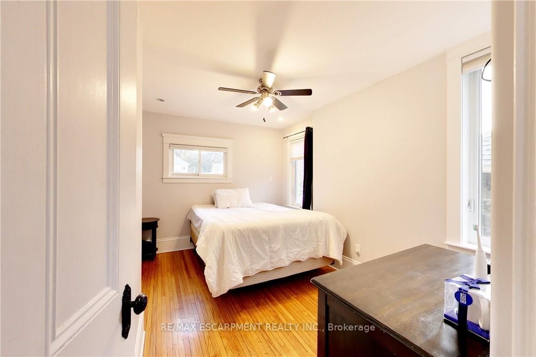 East #1 - 122 Forsyth Street, Sarnia 3