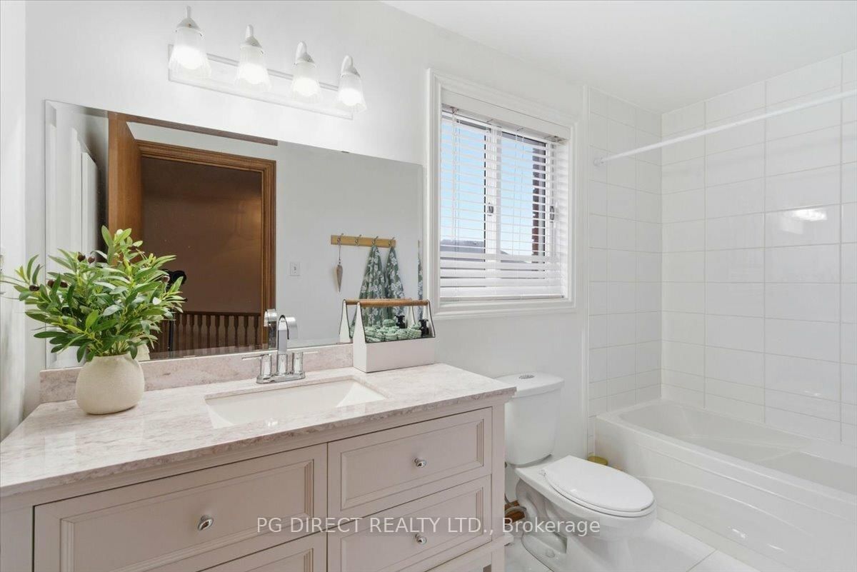 Detached House for sale at 69 Tripp Boulevard, Quinte West, Ontario, K8V 5Y8 - Trenton Ward - MLS: X12893058