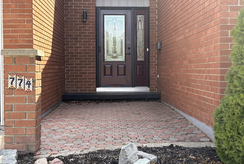 774 High Gate Park Dr, Kingston, K7M 5Z8 | Image 3