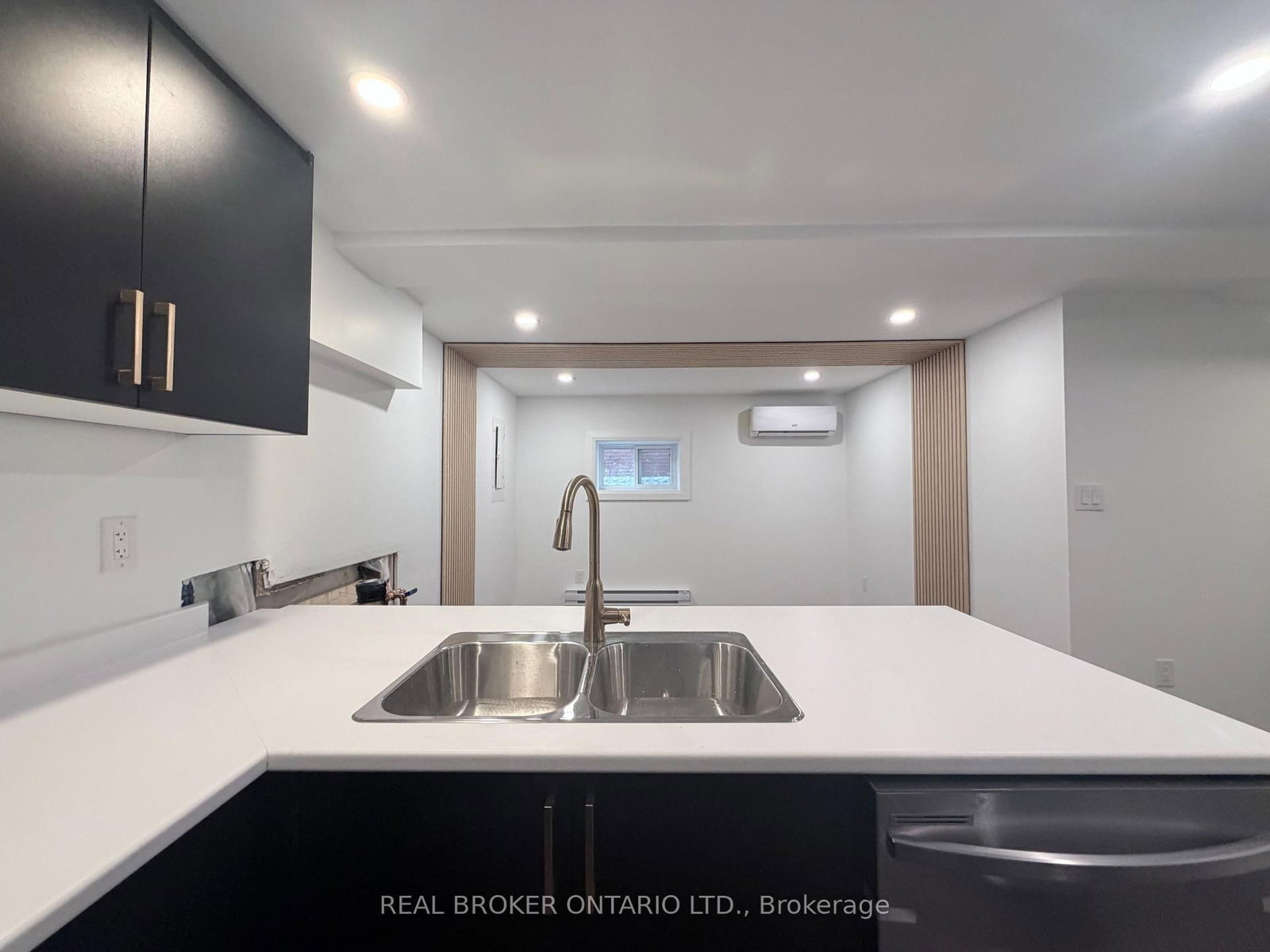 Detached House for lease at Basement-184 Ottawa Street, Hamilton, Ontario, L8K 2E6 - Delta - MLS: X12893348