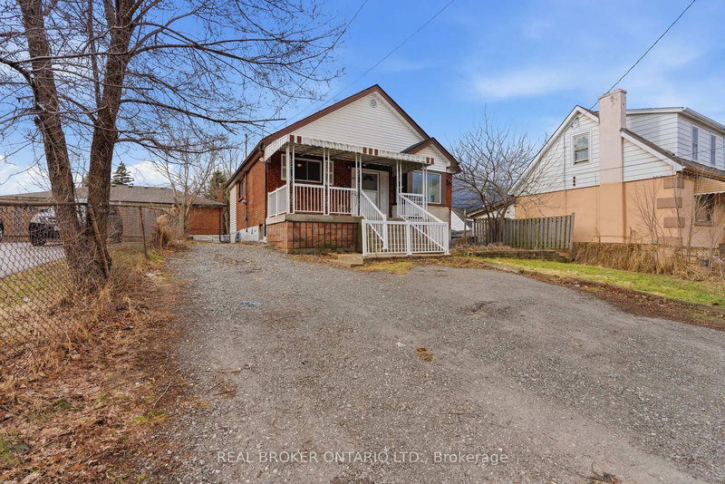 880 LAWRENCE Rd, Hamilton, L8K 2A3 | Image 2