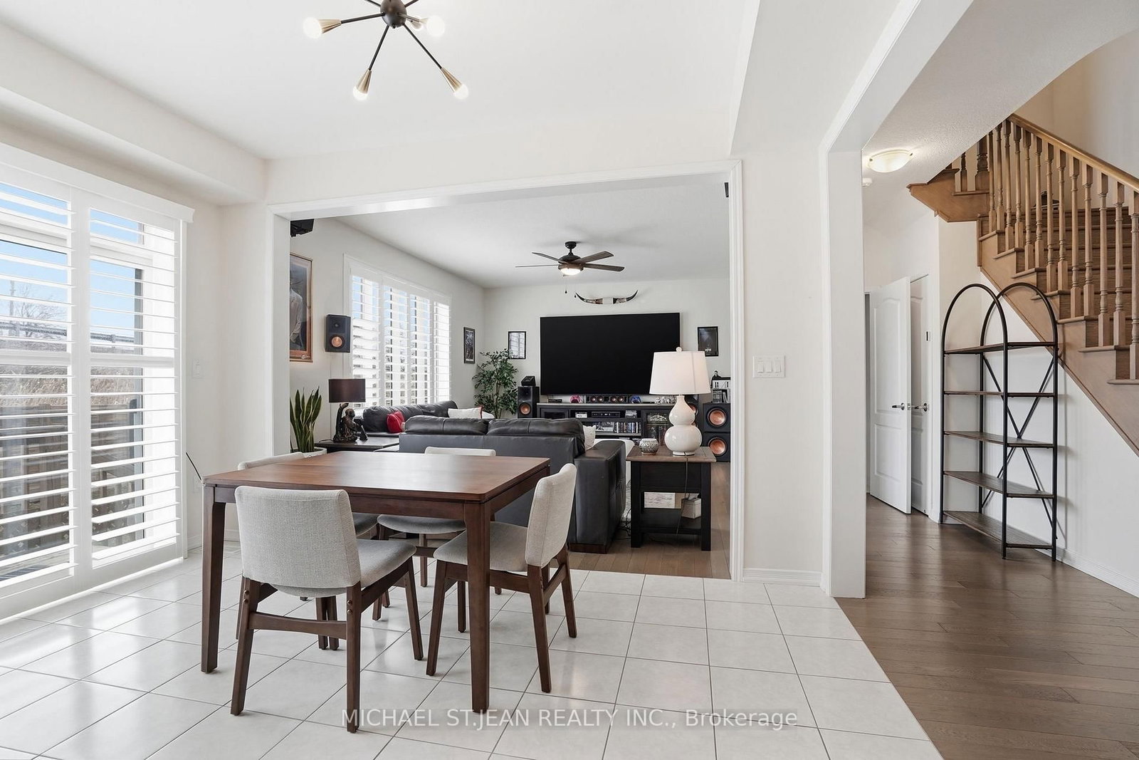 Detached House for sale at 62 Esther Crescent, Thorold, Ontario, L3B 0G2 - Hurricane/Merrittville - MLS: X12893646