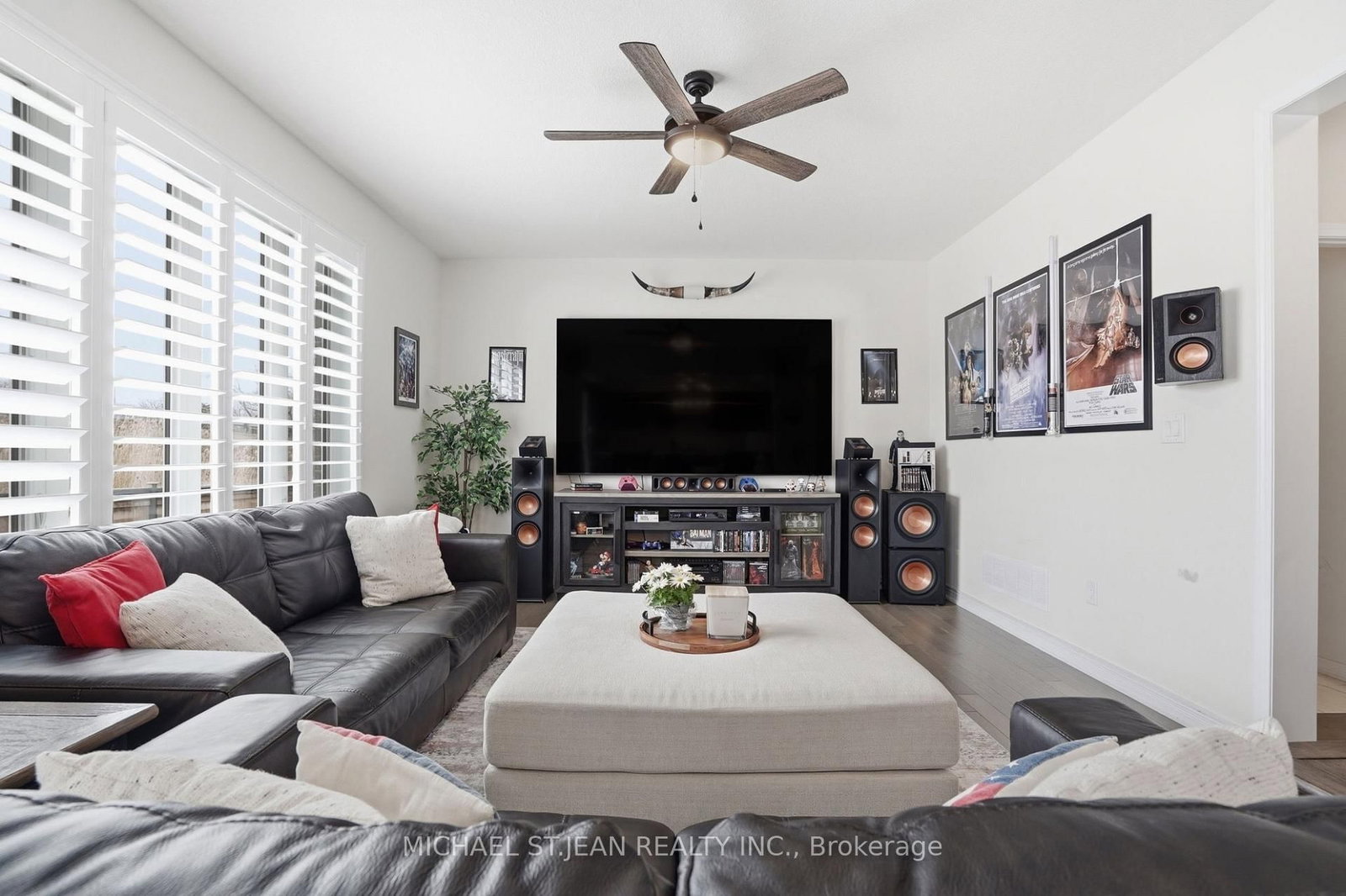 Detached House for sale at 62 Esther Crescent, Thorold, Ontario, L3B 0G2 - Hurricane/Merrittville - MLS: X12893646