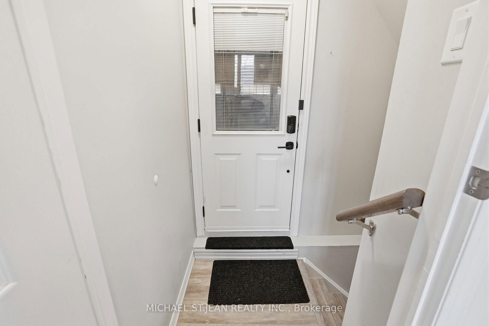 Detached House for sale at 62 Esther Crescent, Thorold, Ontario, L3B 0G2 - Hurricane/Merrittville - MLS: X12893646