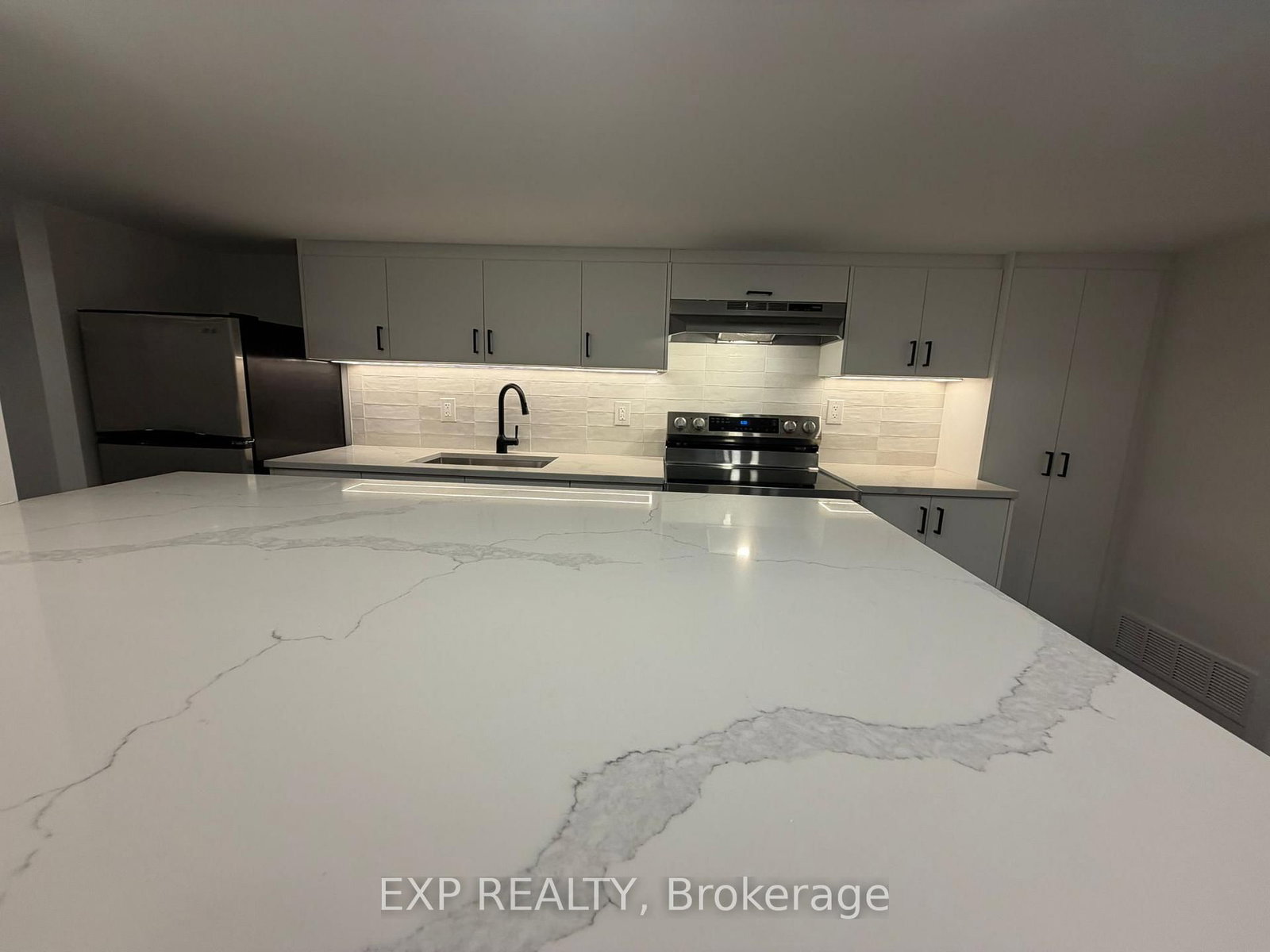 813 NORTON Avenue, Unit 3 - Photo 4