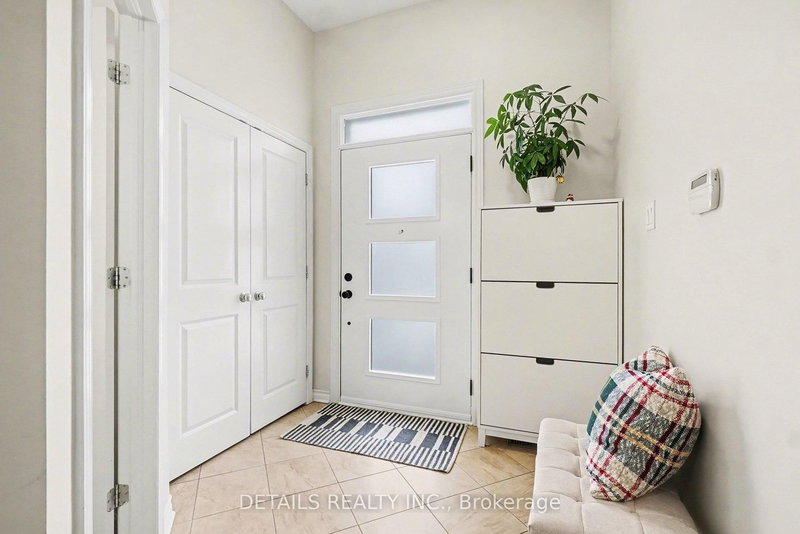 112 Whispering Winds Way, Ottawa, K1W 0B7 | Image 2