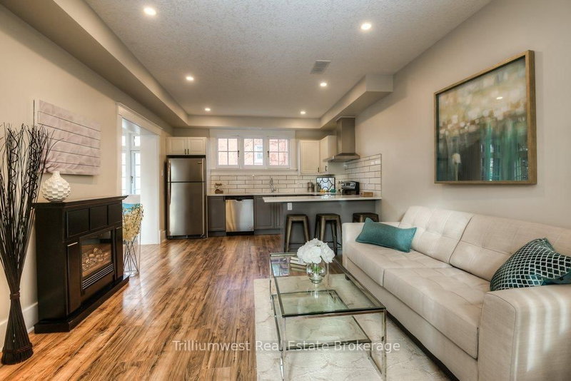 54 Park St, Kitchener, N2G 1M3 | Image 2