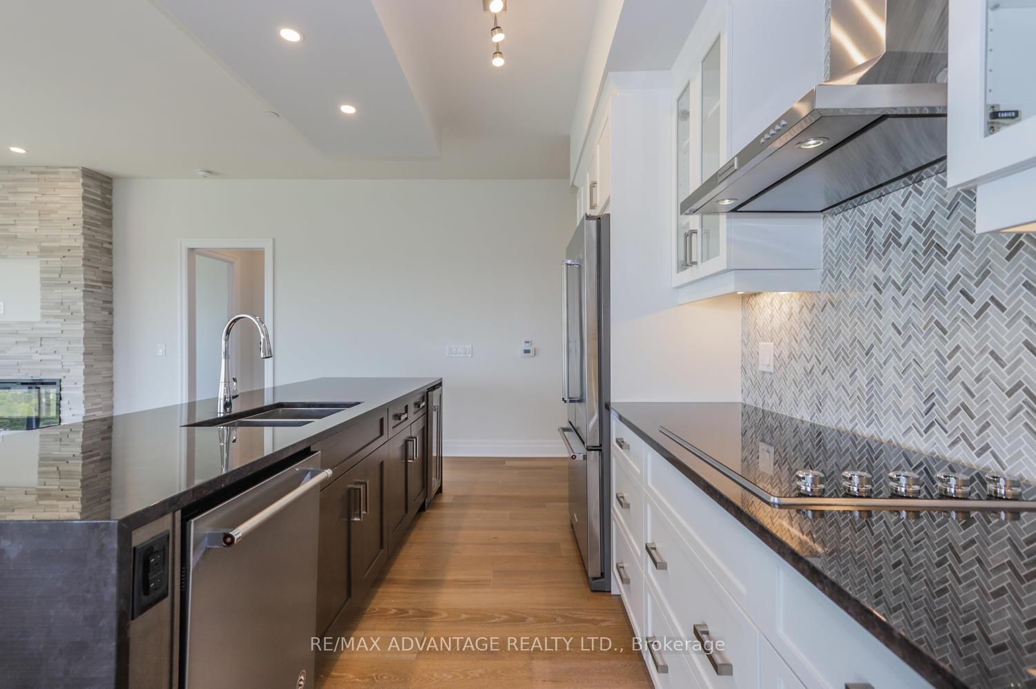 505 Talbot Street, Unit 2701 - Photo 8