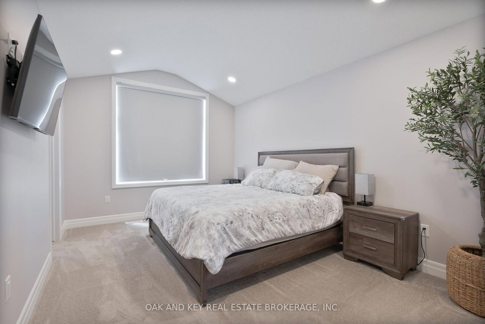 Detached House for sale at 25 Hardy Court, Lucan Biddulph, Ontario, N0M 2J0 - Lucan - MLS: X12894196