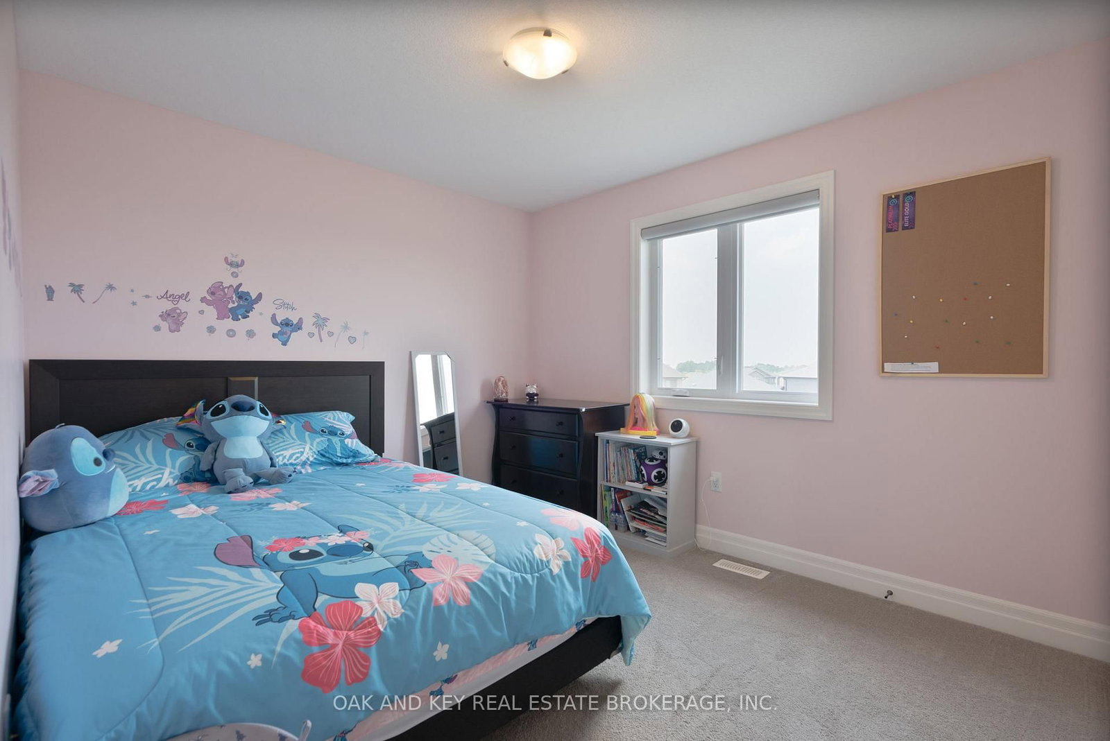 Detached House for sale at 25 Hardy Court, Lucan Biddulph, Ontario, N0M 2J0 - Lucan - MLS: X12894196