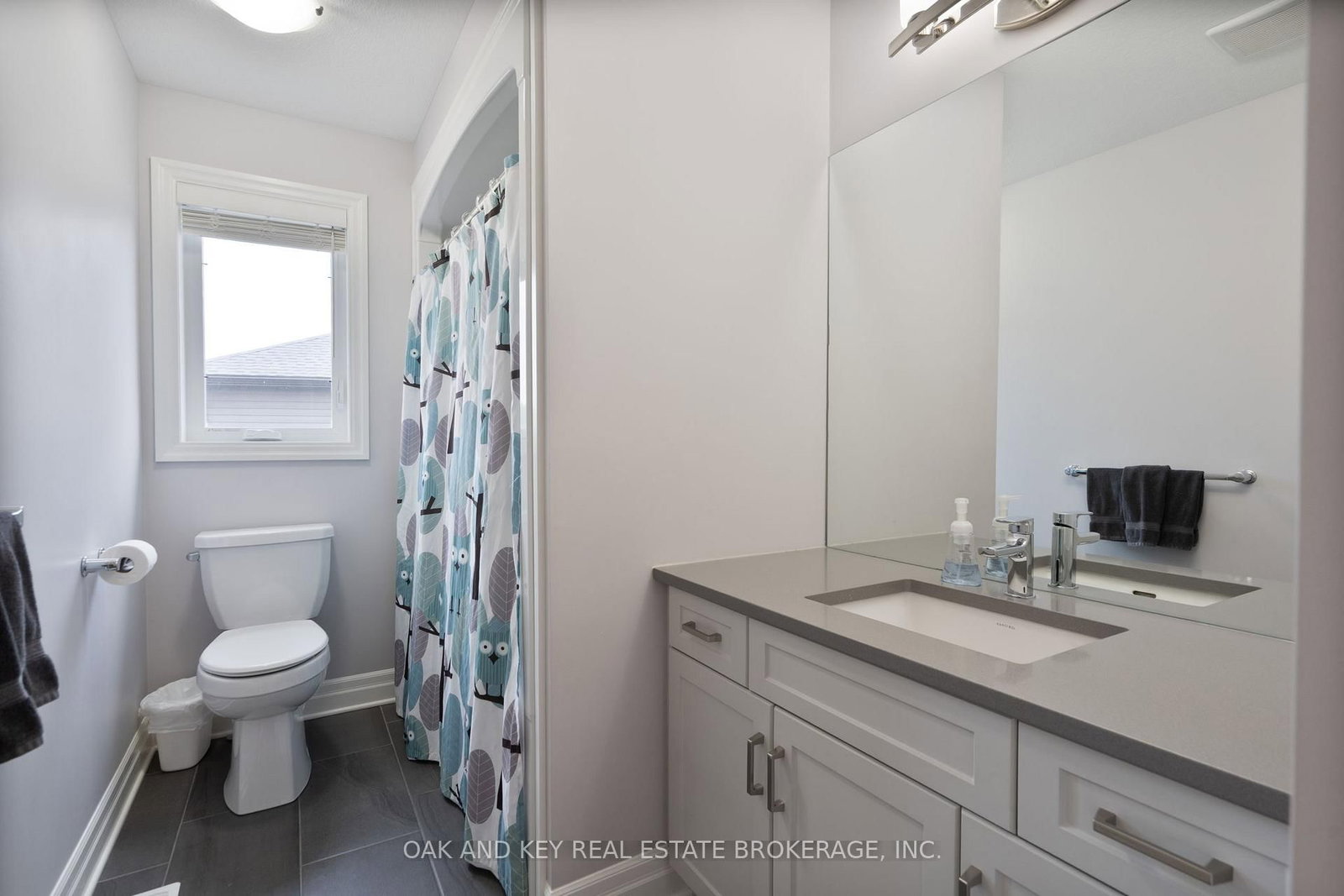 Detached House for sale at 25 Hardy Court, Lucan Biddulph, Ontario, N0M 2J0 - Lucan - MLS: X12894196