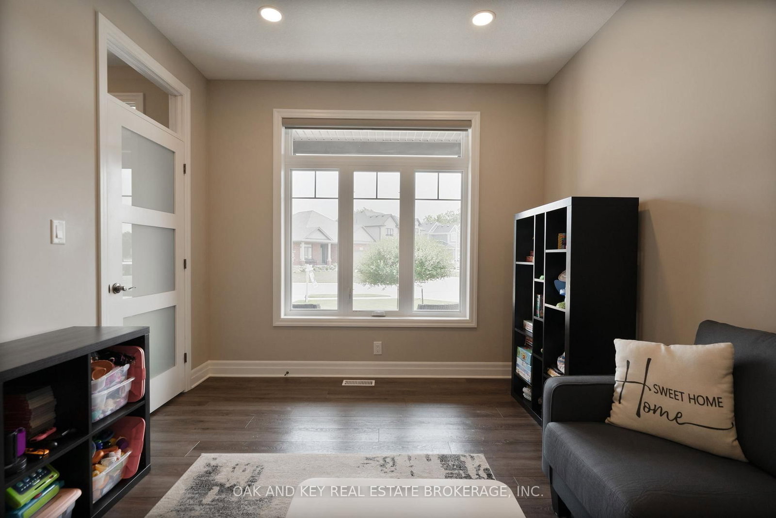 Detached House for sale at 25 Hardy Court, Lucan Biddulph, Ontario, N0M 2J0 - Lucan - MLS: X12894196