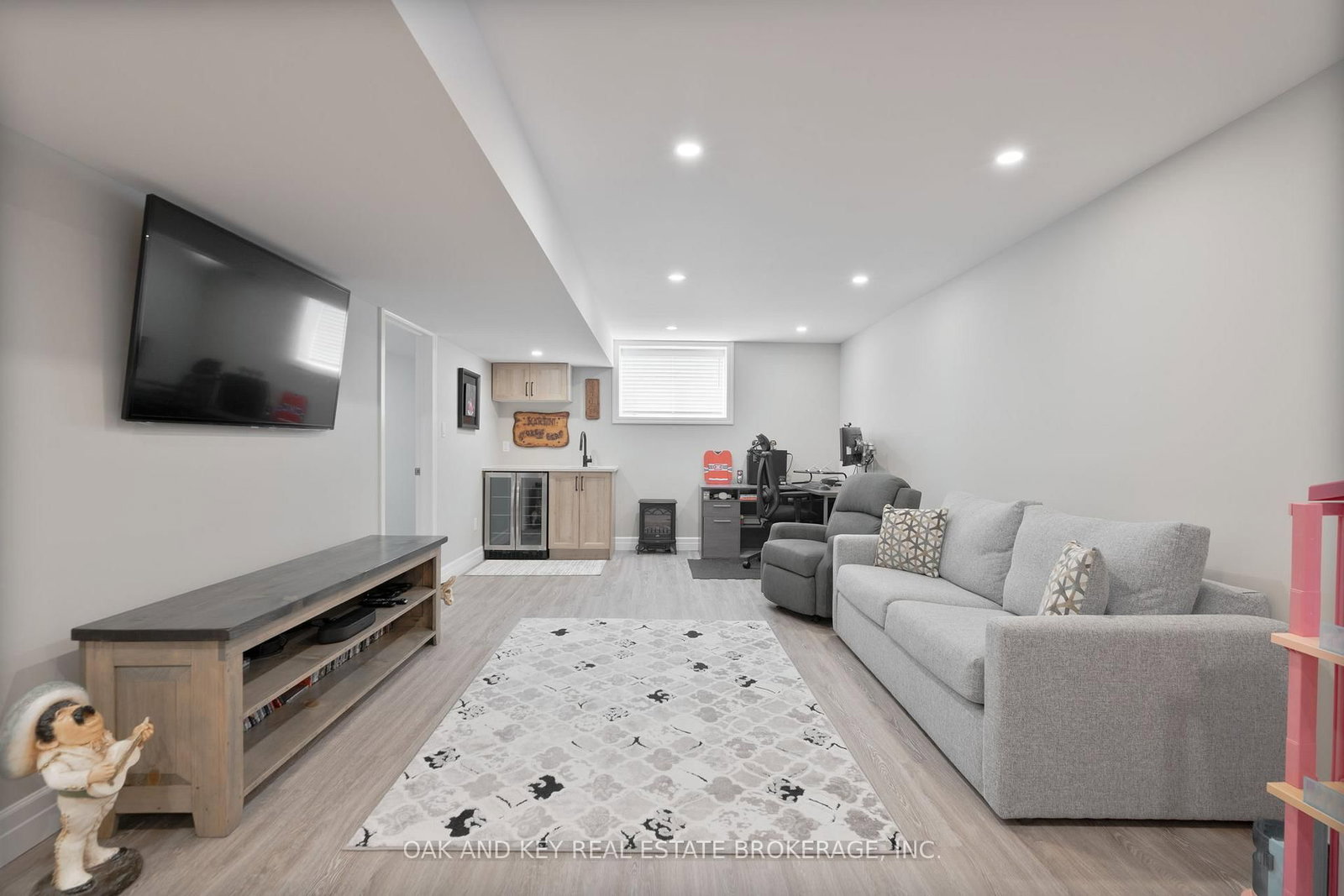 Detached House for sale at 25 Hardy Court, Lucan Biddulph, Ontario, N0M 2J0 - Lucan - MLS: X12894196