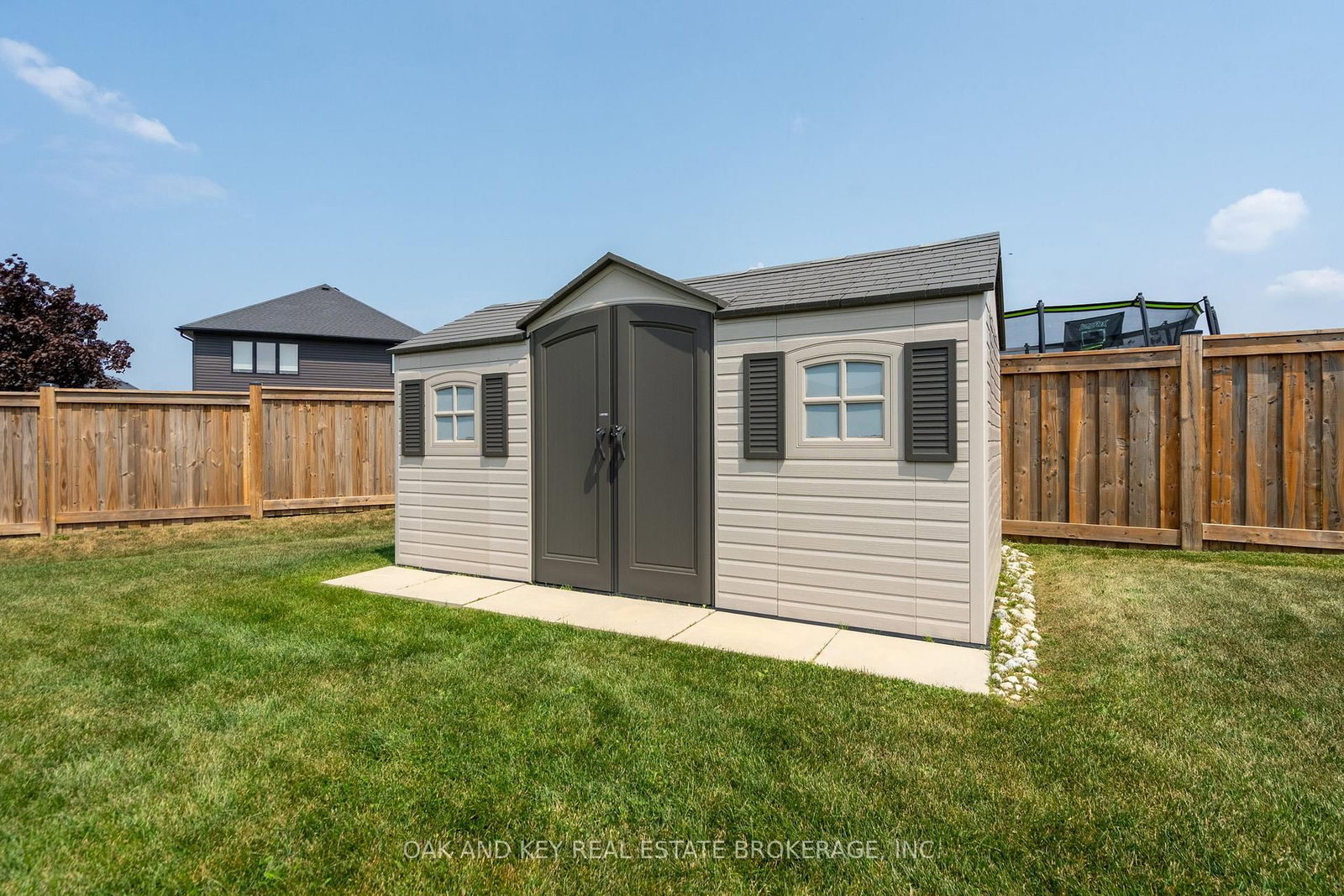 Detached House for sale at 25 Hardy Court, Lucan Biddulph, Ontario, N0M 2J0 - Lucan - MLS: X12894196