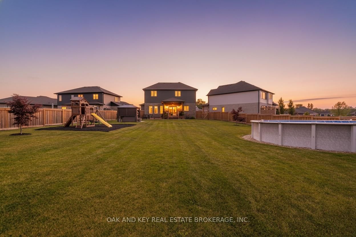 Detached House for sale at 25 Hardy Court, Lucan Biddulph, Ontario, N0M 2J0 - Lucan - MLS: X12894196