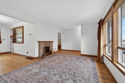 19 CONVAY Crescent • Brockville, ON photo 8