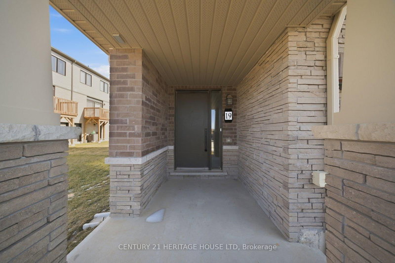 19 Baskett St, Brantford, N3T 0W4 | Image 2